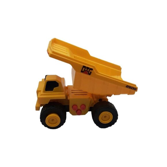 Maxx Action Contruction Drump Truck Toy with Sounds and Lights - Picture 5 of 6